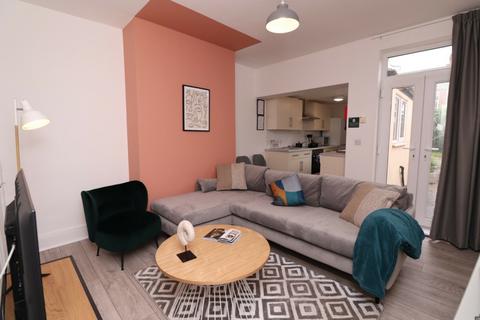 5 bedroom house to rent, Thesiger Street, Lincoln LN5