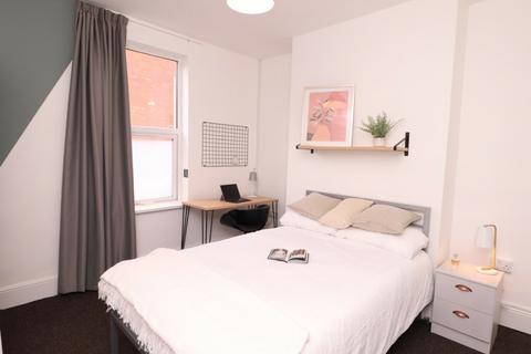 5 bedroom house to rent, Thesiger Street, Lincoln LN5