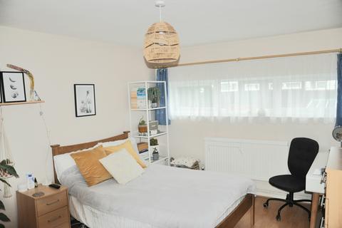 Tennyson Road, London W7