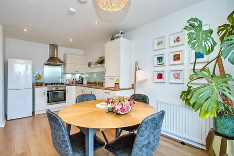 undefined, Flat 20, 6 Arneil Drive, Crewe, Edinburgh, EH5 2GR