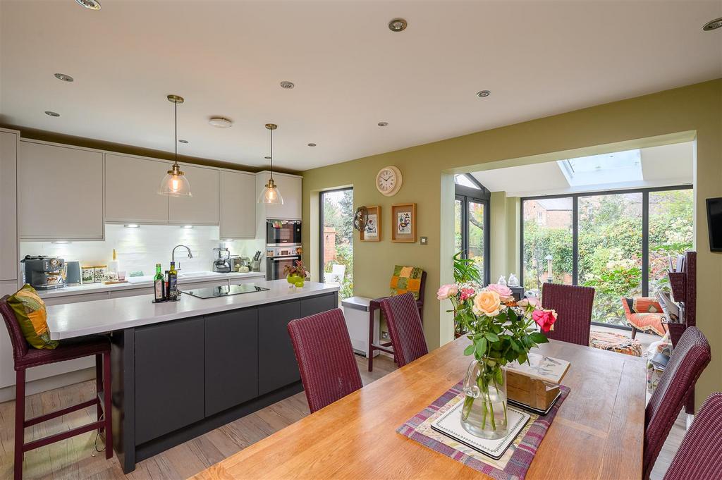 Kitchen diner