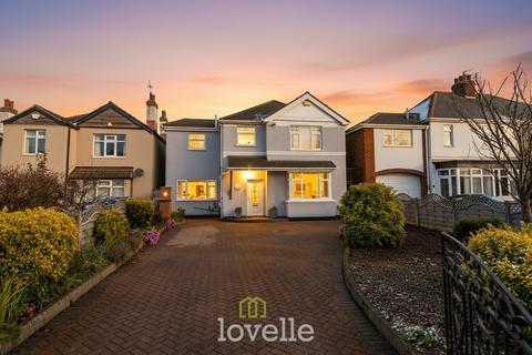 4 bedroom detached house for sale, Laceby Road, Grimsby DN34