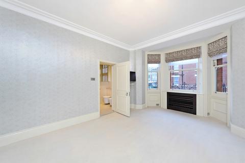 3 bedroom apartment for sale, Wellington Court, Knightsbridge London SW1X