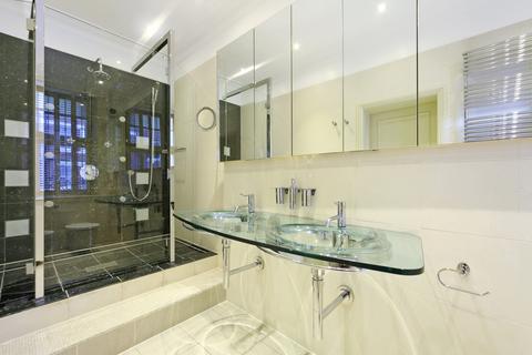 3 bedroom apartment for sale, Wellington Court, Knightsbridge London SW1X