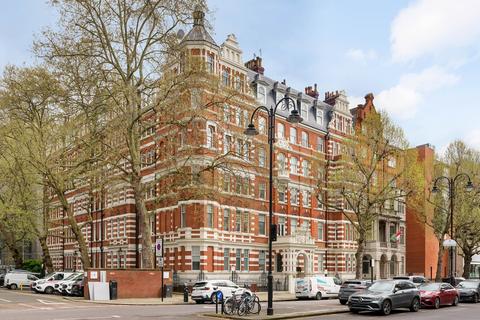 3 bedroom apartment for sale, Queens Gate London SW7
