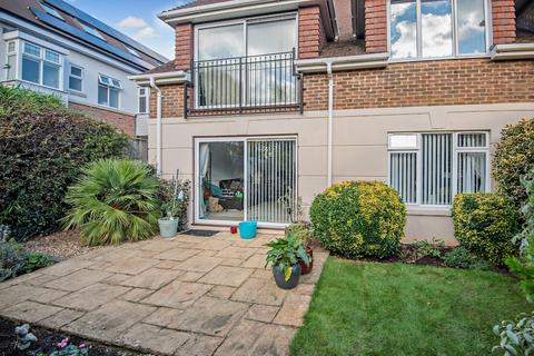 2 bedroom flat for sale, Kings Avenue, Penn Hill, BH14