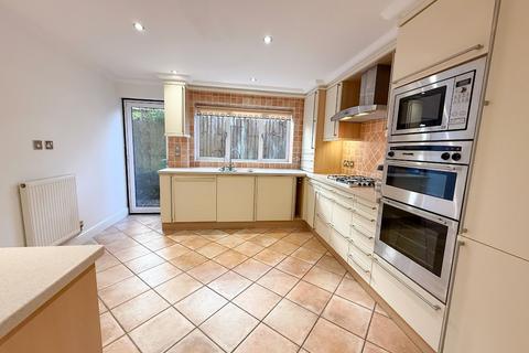 2 bedroom flat for sale, Kings Avenue, Penn Hill, BH14