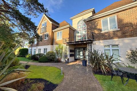 2 bedroom flat for sale, Kings Avenue, Penn Hill, BH14