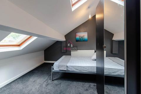 3 bedroom flat to rent, Bolton Road, Manchester M6