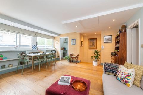 2 bedroom flat for sale, Ennismore Gardens London SW7