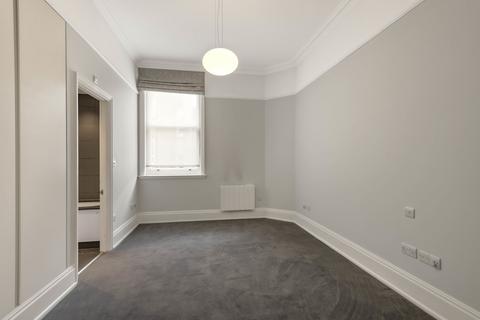 undefined, Pont Street London SW1X