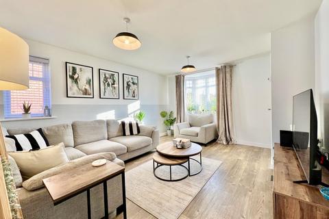 3 bedroom semi-detached house for sale, Arundel Drive, Grantham, NG31