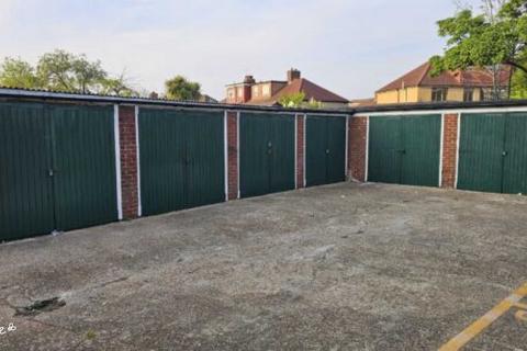 undefined, Grand Drive, London SW20