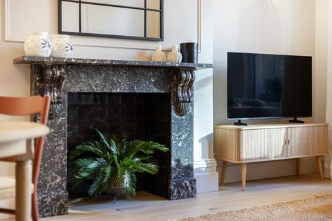 1 bedroom flat to rent, Philbeach Gardens, Earls Court, SW5
