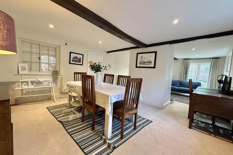 5 bedroom detached house to rent, Moreton Road, Aston Tirrold