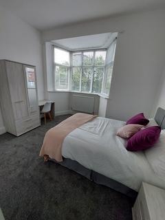 1 bedroom in a house share to rent, Room 4