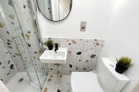 Studio to rent, Hawks Road