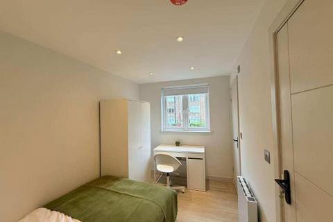 3 bedroom flat to rent, Yoho Battersea Park A