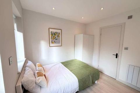 3 bedroom flat to rent, Yoho Battersea Park A