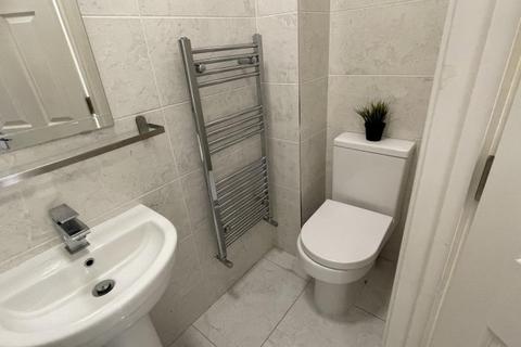 1 bedroom flat to rent, YOHO Kingston KP