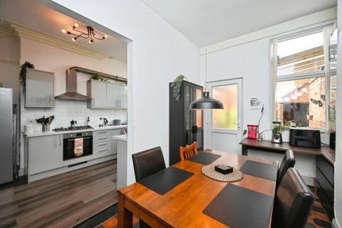 6 bedroom house share to rent, Wiverton Road