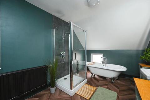 6 bedroom house share to rent, Wiverton Road