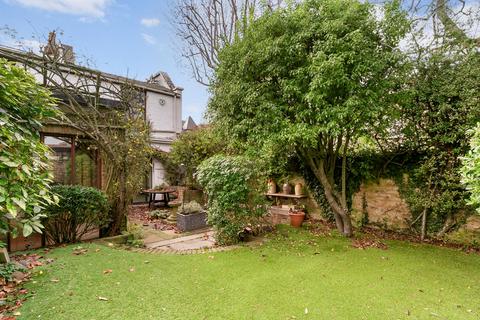 undefined, Grove Park Gardens, London, W4
