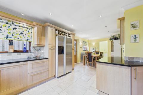 4 bedroom detached house for sale, Whaddon Drive, Chester, CH4
