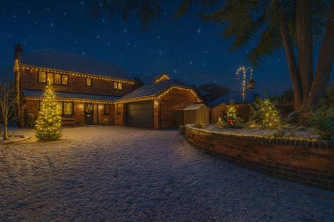 4 bedroom detached house for sale, Whaddon Drive, Chester, CH4