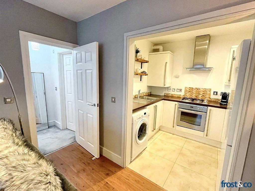 Hallway/Kitchen