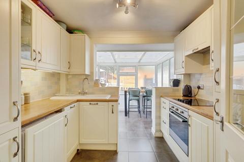 2 bedroom semi-detached bungalow for sale, Ascot Close, Benfleet, SS7