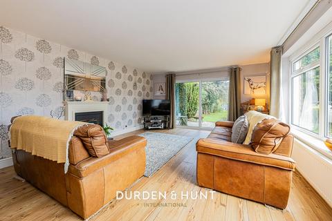 5 bedroom detached house for sale, First Avenue, Hook End, CM15
