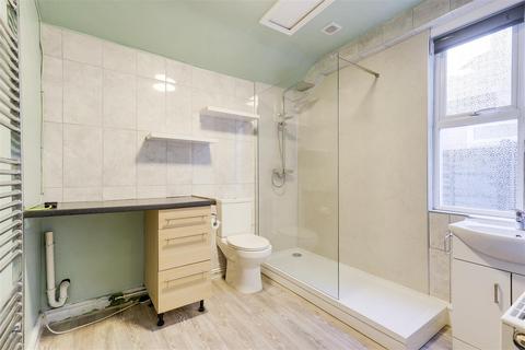 3 bedroom terraced house for sale, Priory Road, Gedling NG4