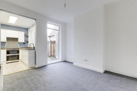 3 bedroom terraced house for sale, Priory Road, Gedling NG4