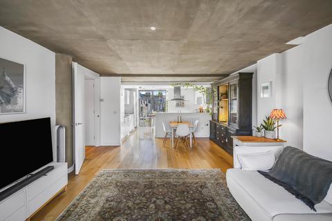 2 bedroom flat for sale, Acton Street, London, WC1X