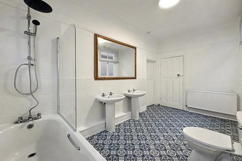 undefined, Southbourne Grove, Westcliff On Sea, Essex