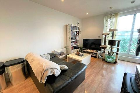 1 bedroom flat to rent, High Street, Uxbridge, UB8