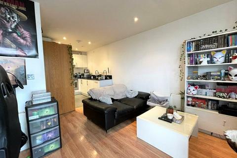 1 bedroom flat to rent, High Street, Uxbridge, UB8
