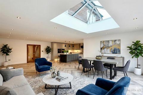 4 bedroom detached house for sale, Longdon Road, Knowle