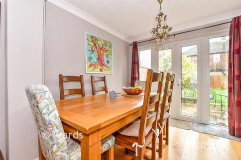 undefined, Knaves Acre, Headcorn TN27