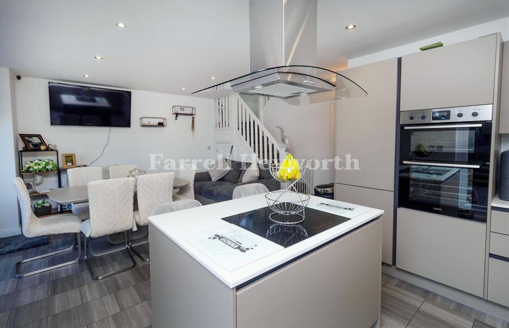 Kitchen and dining n