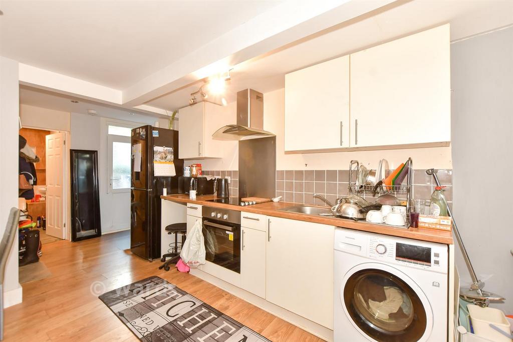 Lounge/ Kitchen
