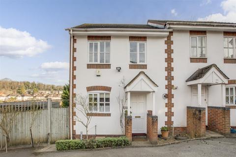 2 bedroom semi-detached house for sale, Totteridge Road, High Wycombe HP13