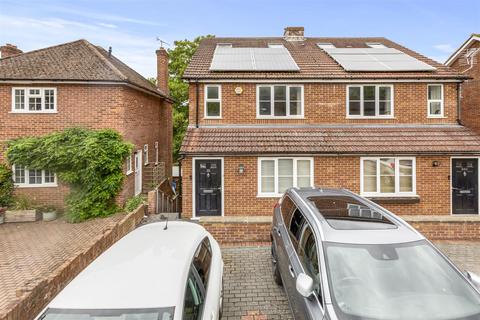 1 bedroom in a house share to rent, 35 Hampden Road, High Wycombe HP13