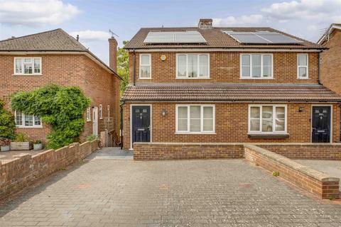 1 bedroom in a house share to rent, 35 Hampden Road, High Wycombe HP13