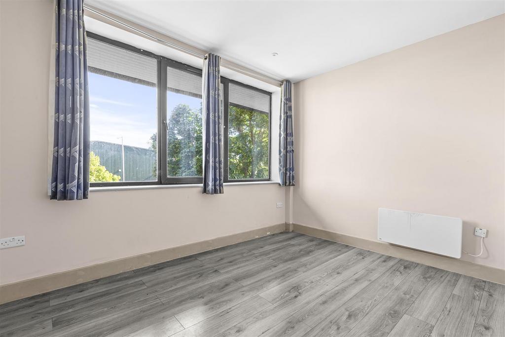 Flat 41 Cube House, HP22 5 TB-1.jpg