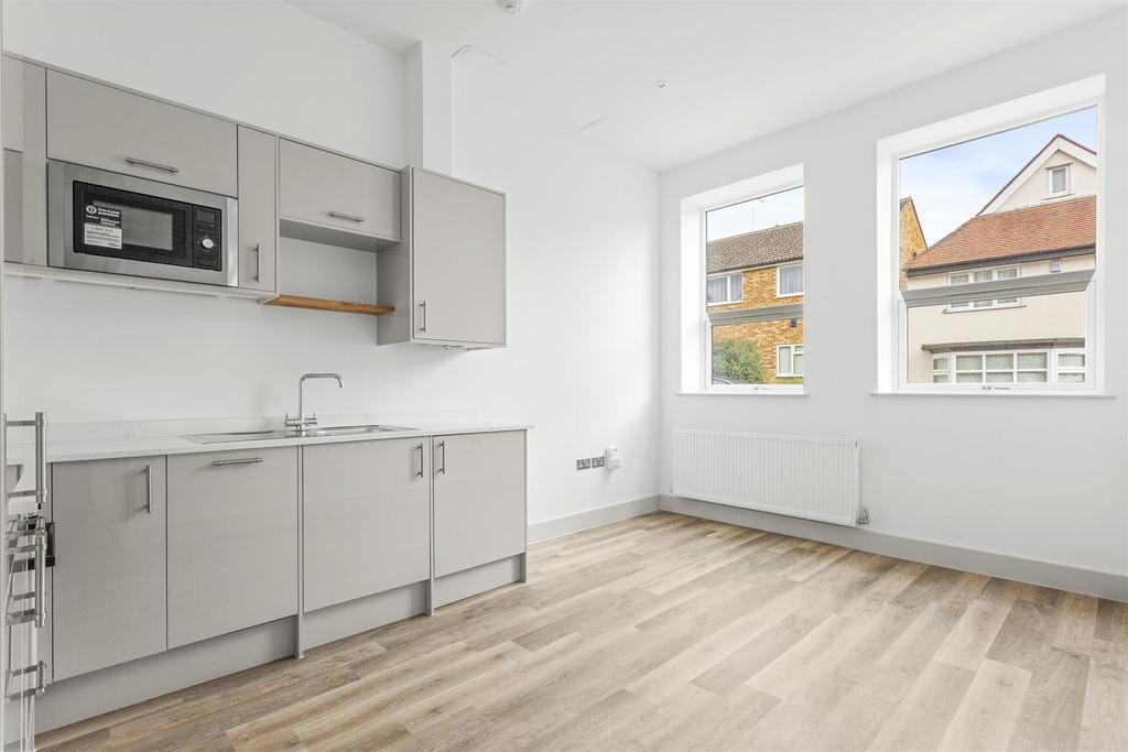 Flat 5, Harlow House, Harlow Road, HP13 6 AA-1.jpg
