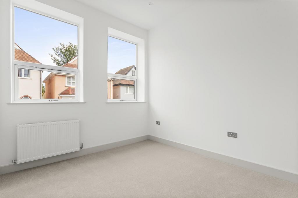 Flat 5, Harlow House, Harlow Road, HP13 6 AA-4.jpg