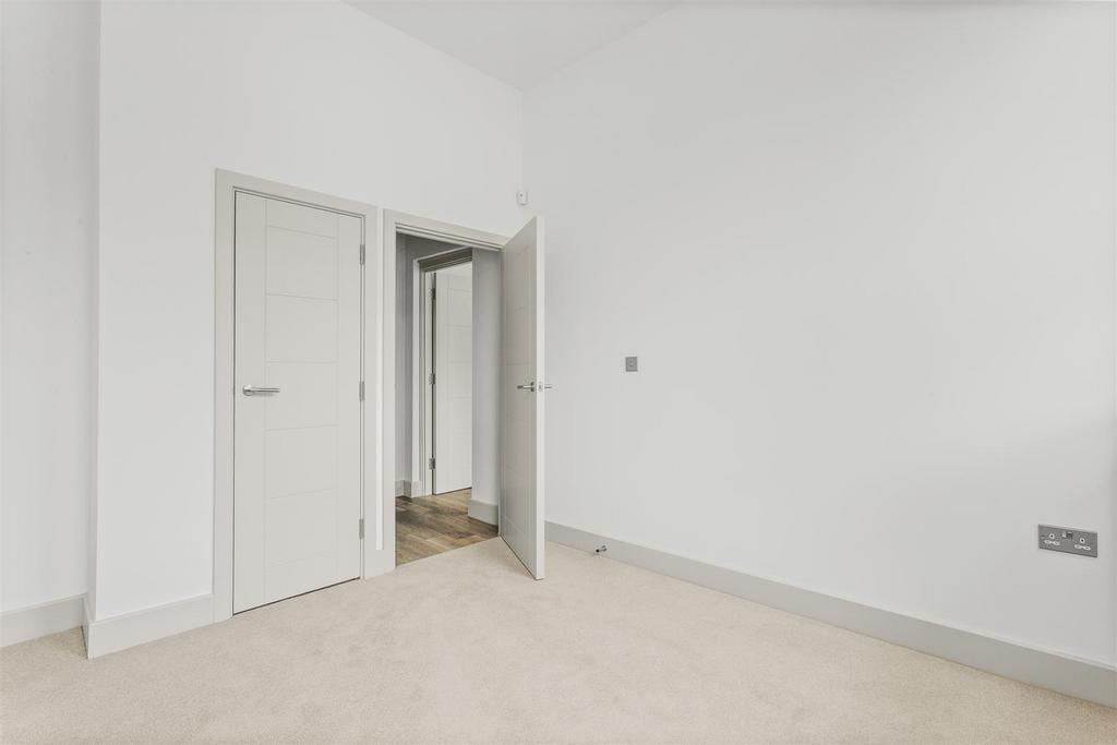 Flat 5, Harlow House, Harlow Road, HP13 6 AA-5.jpg