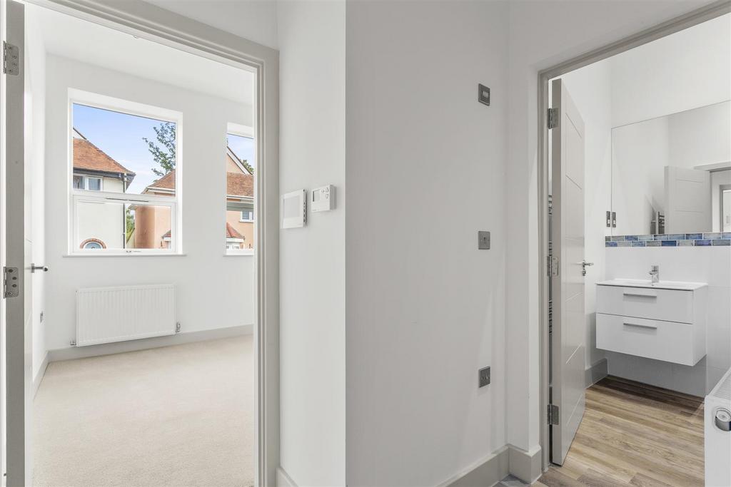 Flat 5, Harlow House, Harlow Road, HP13 6 AA-6.jpg